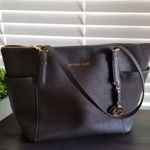 Michael Khors Large Shoulder purse